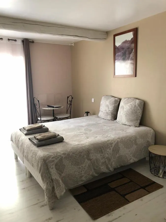 Eyragues Suite Parentale France