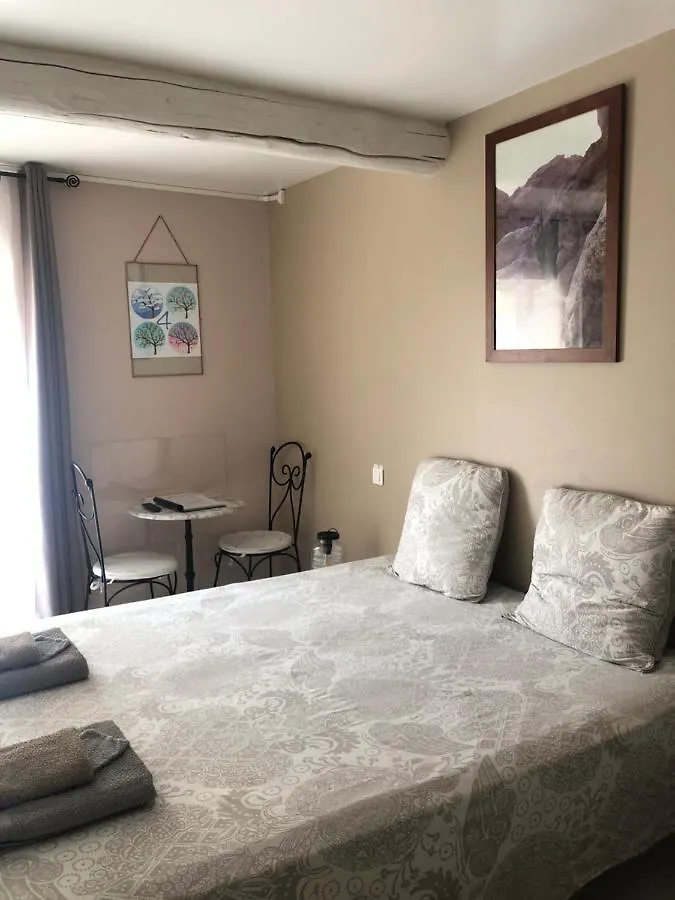 Eyragues Suite Parentale Bed & Breakfast